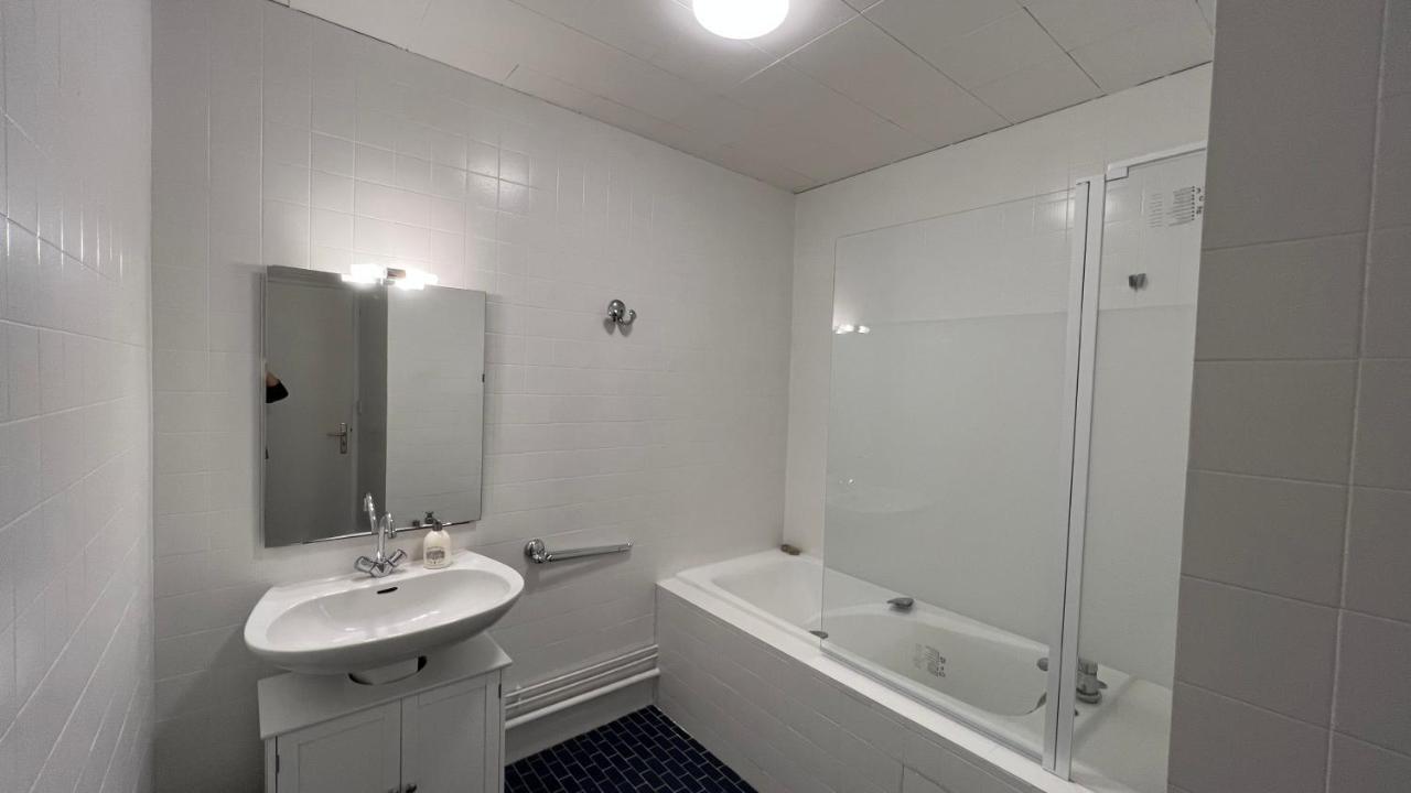 Appartement T4 70M2 - Meuble - Centre Ville - Proche Thermes Лон-ле-Сонье Экстерьер фото